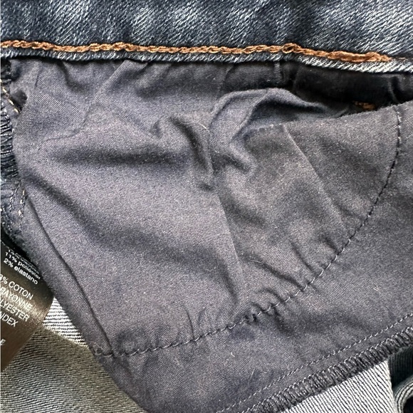 White House Black Market Slim Jeans Size 4
Dark Wash Stretch Denim - Picture 10 of 10